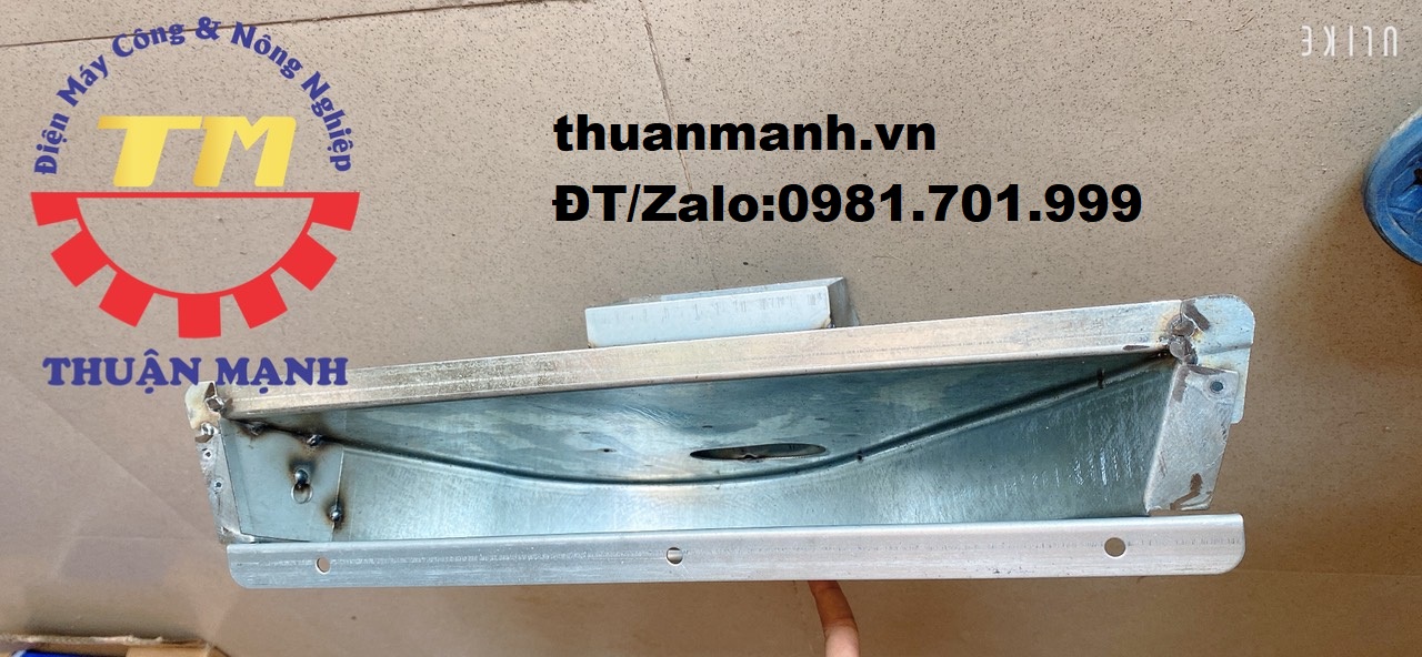 Miệng văng máy cho ăn